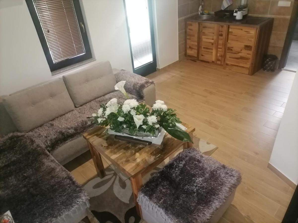 P-Zlatar, Apartman 3 Brdo Extérieur photo